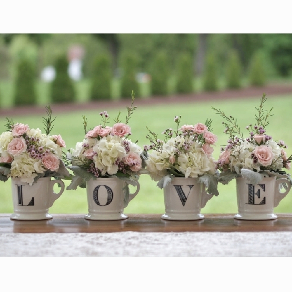 Anthropologie Monogram L-O-V-E Mug set